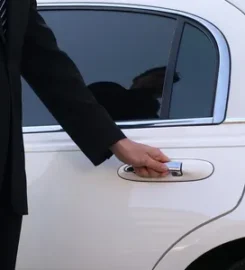 Connection Chauffeur – LimoUAE.com